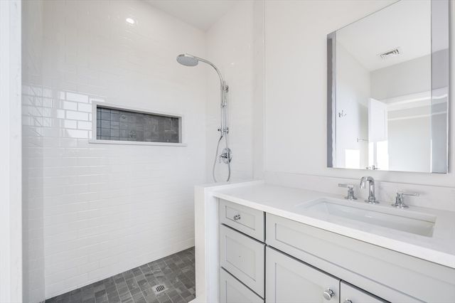 809-811 Heath St 811, Brookline, MA 02467