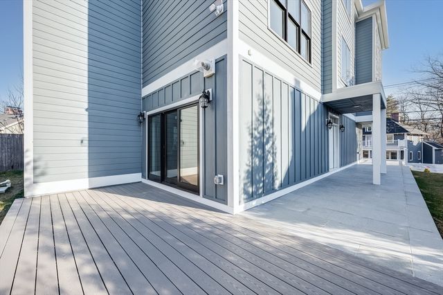 809-811 Heath St 811, Brookline, MA 02467
