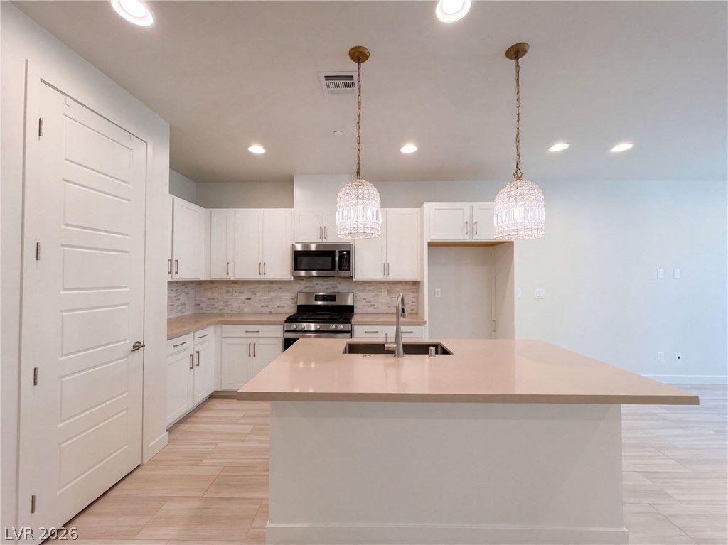 1250 Venue Street 102, Las Vegas, NV 89135 — photo 2