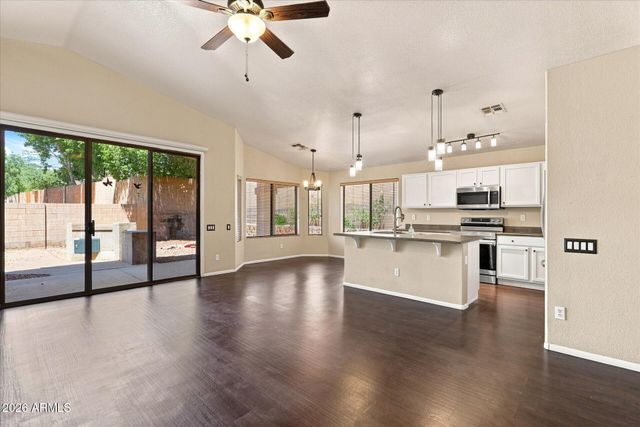 4034 W CHISUM Trail, Phoenix, AZ 85083