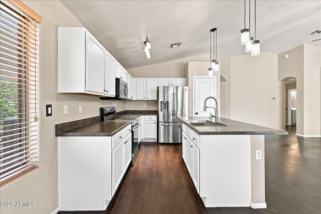 4034 W CHISUM Trail, Phoenix, AZ 85083