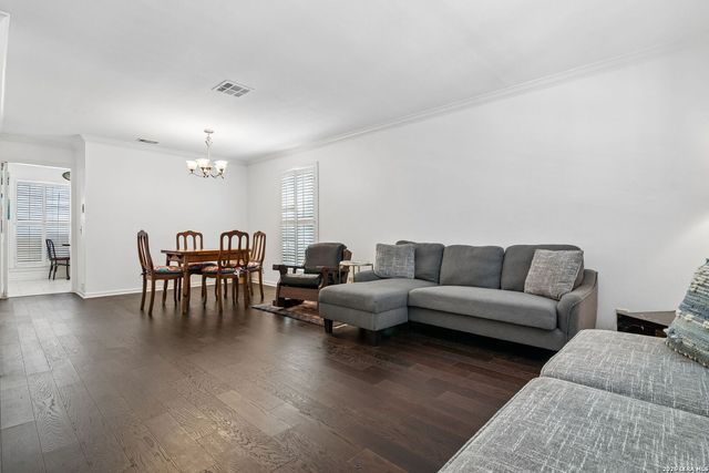 165 W Rampart Dr Apt 108, San Antonio, TX 78216