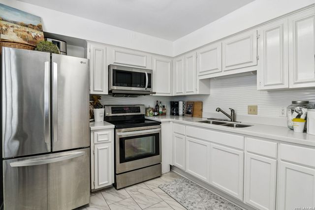 165 W Rampart Dr Apt 108, San Antonio, TX 78216