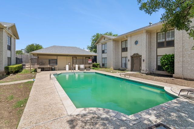 165 W Rampart Dr Apt 108, San Antonio, TX 78216