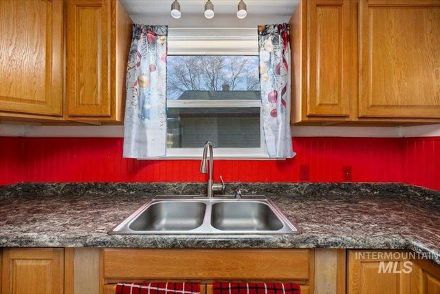 320 B Ave E, Jerome, ID 83338