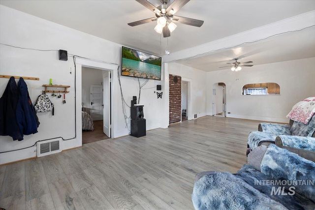 320 B Ave E, Jerome, ID 83338