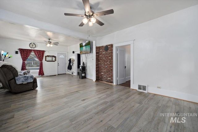 320 B Ave E, Jerome, ID 83338