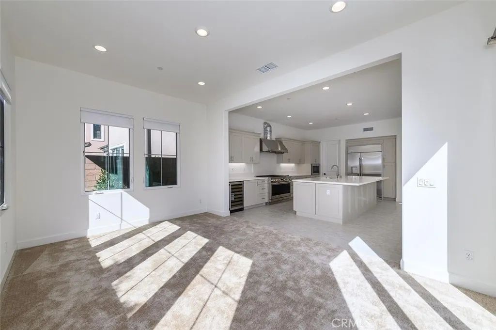 218 Trailmaster, Irvine, CA 92602