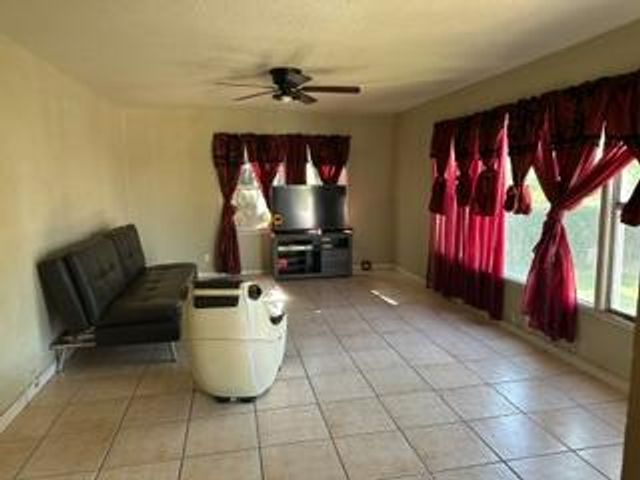 1206 Glenn Ave, Modesto, CA 95358