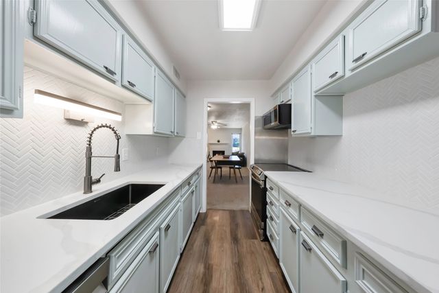 1517 Britainway Lane, Dallas, TX 75228