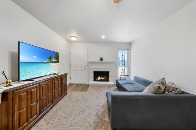 1517 Britainway Lane, Dallas, TX 75228