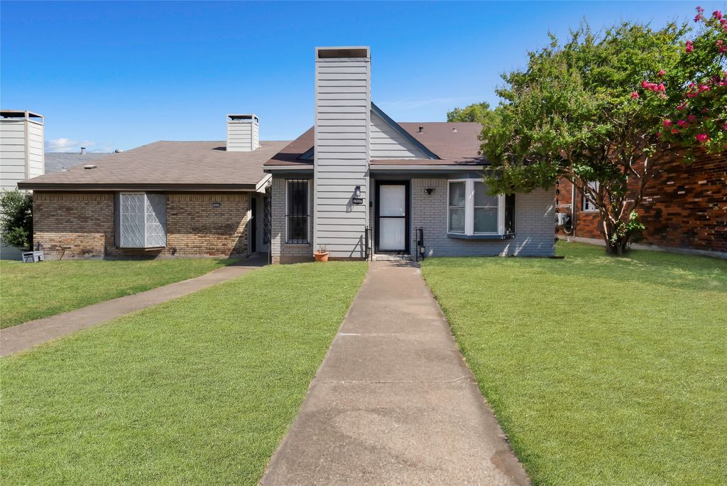1517 Britainway Lane, Dallas, TX 75228