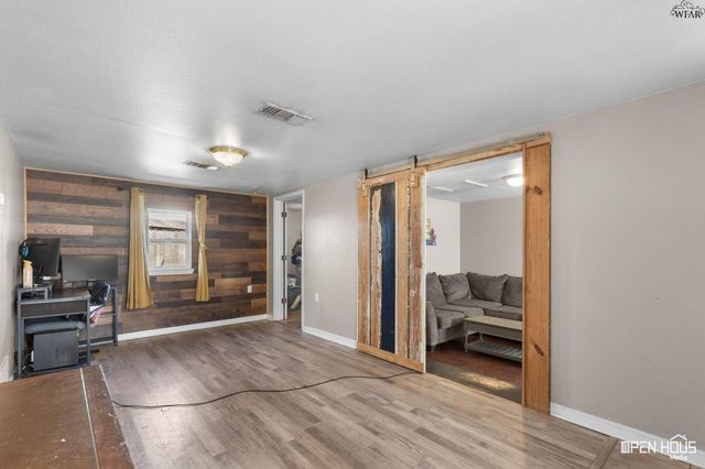 601 N BEVERLY DRIVE, Wichita Falls, TX 76306