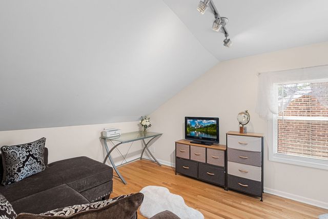 5126 N Mulligan Avenue, Chicago, IL 60630