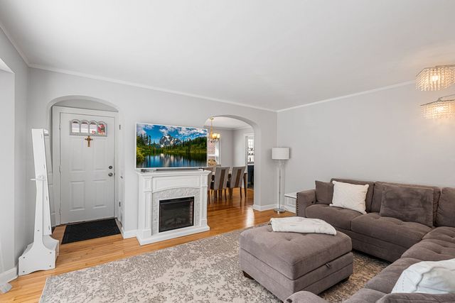 5126 N Mulligan Avenue, Chicago, IL 60630