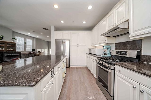 2090 Arnold, Fullerton, CA 92833