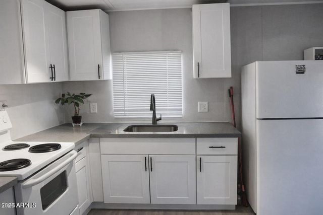10401 N Cave Creek Road 254, Phoenix, AZ 85020