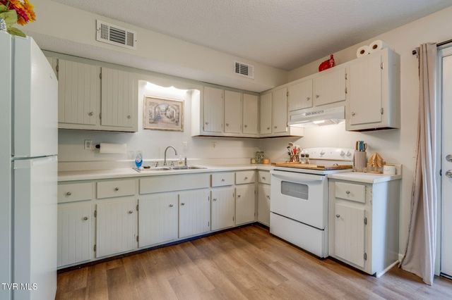 201 Ron Royce Drive 8, Elizabethton, TN 37643