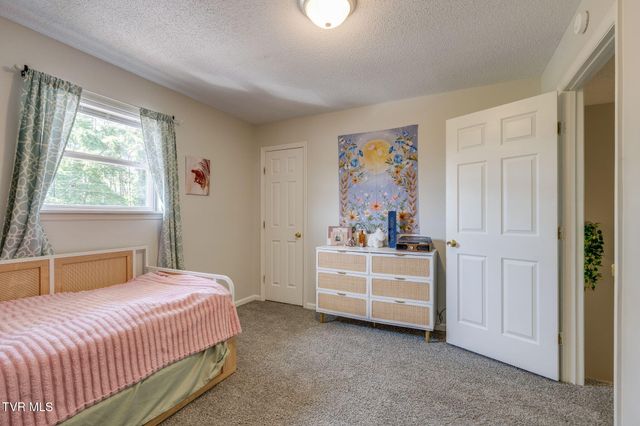 201 Ron Royce Drive 8, Elizabethton, TN 37643