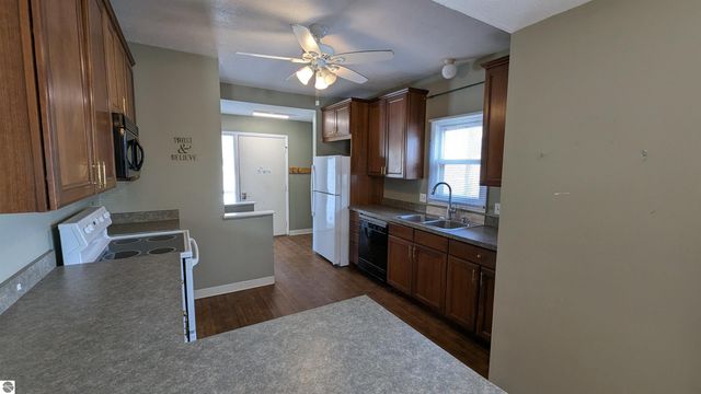 611 E Eighth Street, Traverse City, MI 49686