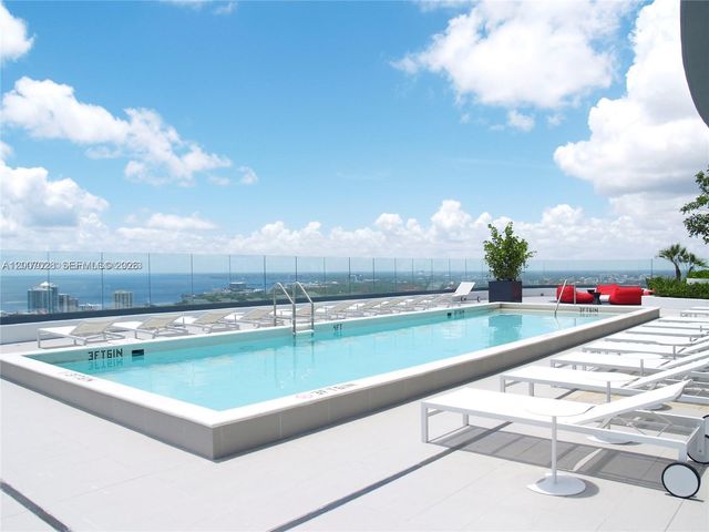 55 SW 9th St 2502, Miami, FL 33130