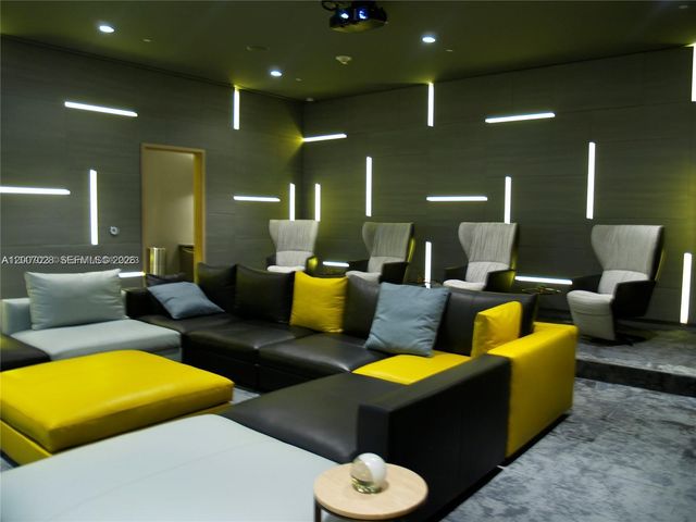 55 SW 9th St 2502, Miami, FL 33130