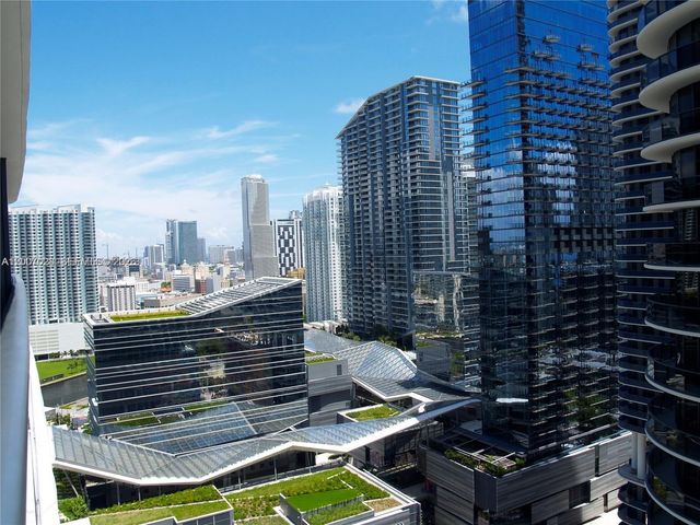 55 SW 9th St 2502, Miami, FL 33130