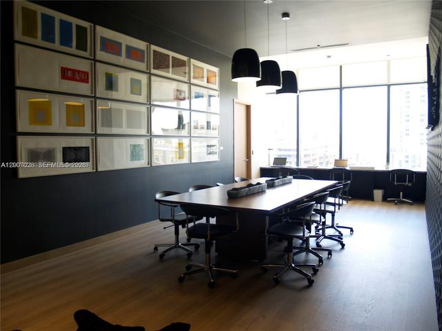 55 SW 9th St 2502, Miami, FL 33130