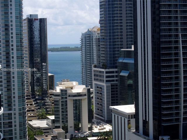 55 SW 9th St 2502, Miami, FL 33130