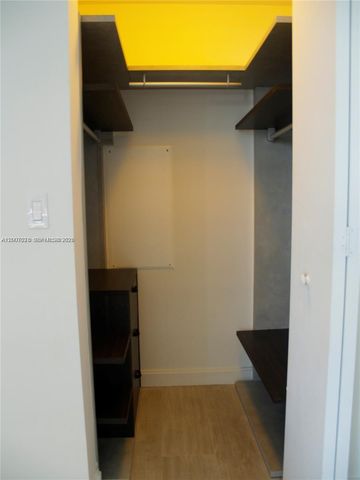 55 SW 9th St 2502, Miami, FL 33130