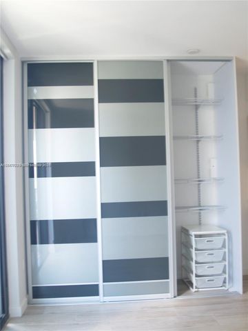 55 SW 9th St 2502, Miami, FL 33130