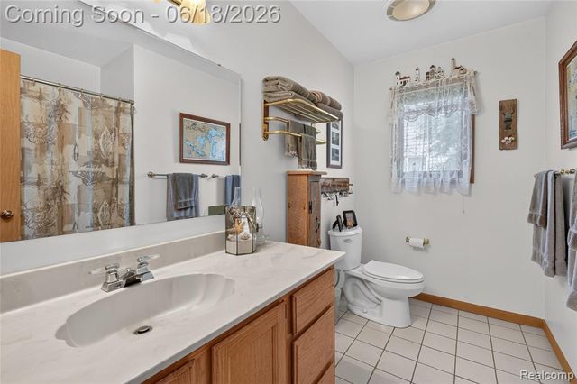 13231 Linda Vista Street, Belleville, MI 48111