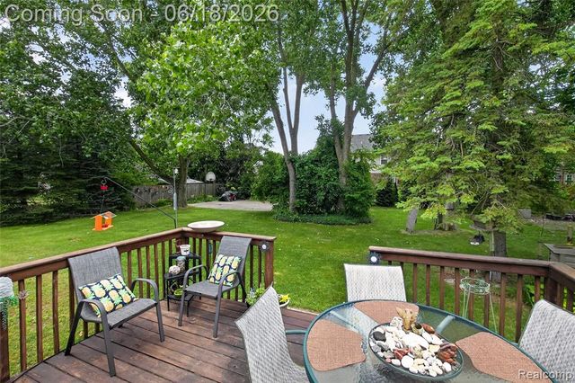 13231 Linda Vista Street, Belleville, MI 48111