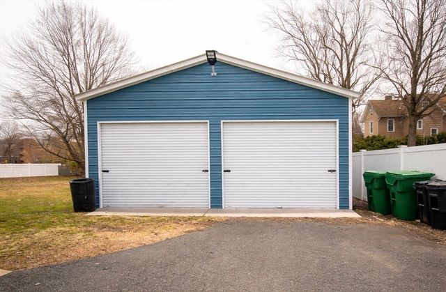 65 Stearns Ter, Chicopee, MA 01013