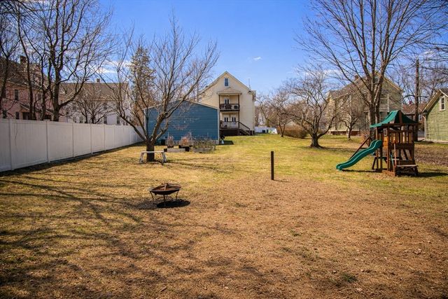 65 Stearns Ter, Chicopee, MA 01013