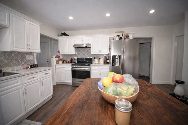65 Stearns Ter, Chicopee, MA 01013