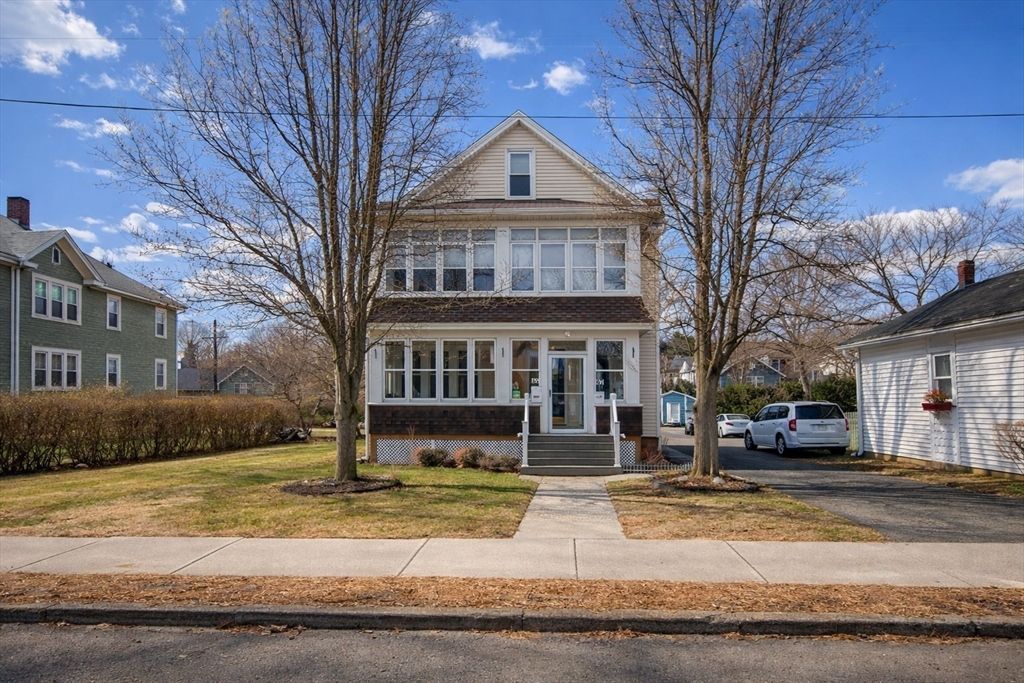 65 Stearns Ter, Chicopee, MA 01013