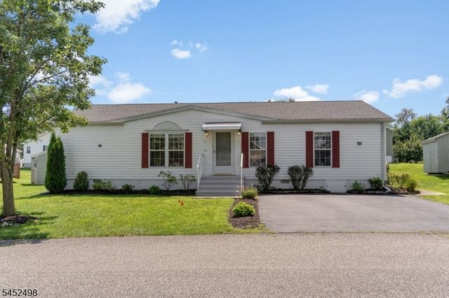 3 Lantern Ln, White Twp., NJ 07823