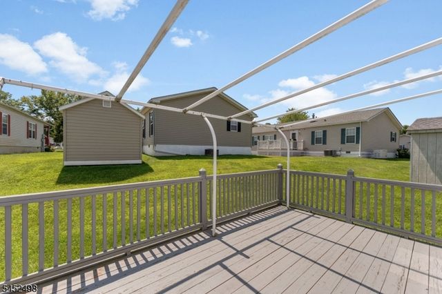 3 Lantern Ln, White Twp., NJ 07823