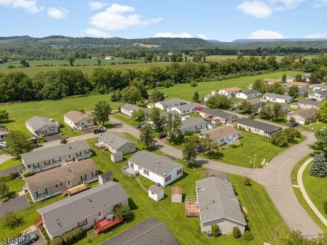 3 Lantern Ln, White Twp., NJ 07823