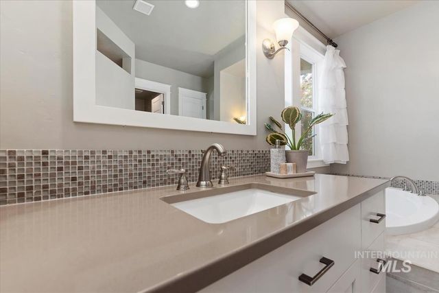5445 W Saguaro Dr, Eagle, ID 83616