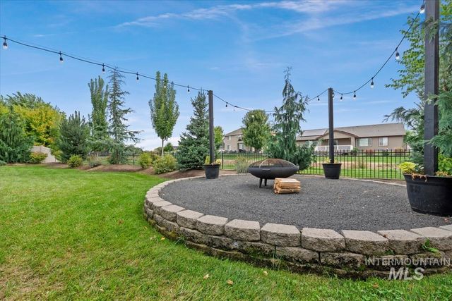 5445 W Saguaro Dr, Eagle, ID 83616