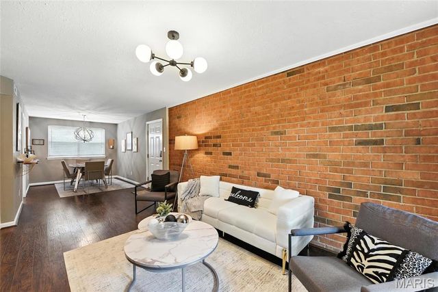 1968 Greenglen Drive 102, St Louis, MO 63122