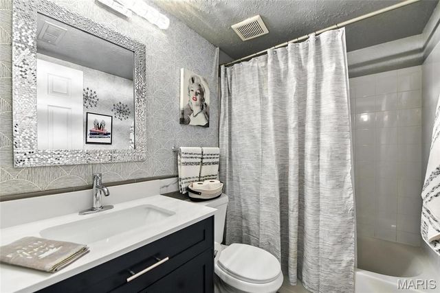 1968 Greenglen Drive 102, St Louis, MO 63122