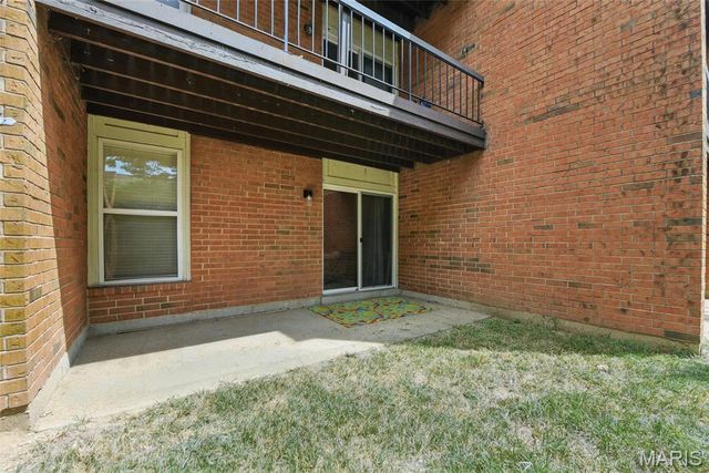 1968 Greenglen Drive 102, St Louis, MO 63122