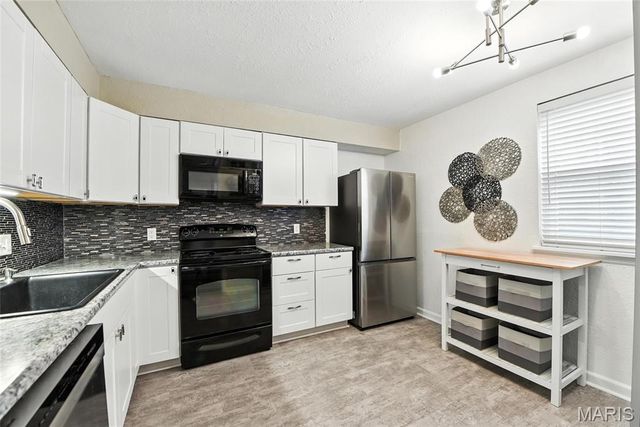 1968 Greenglen Drive 102, St Louis, MO 63122