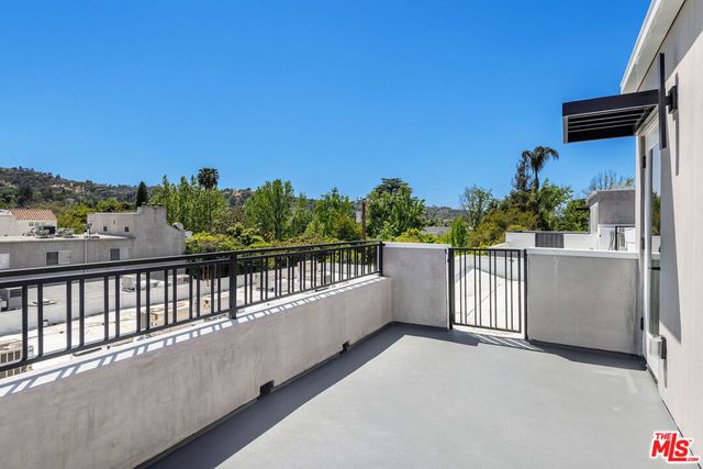 4333 Dixie Canyon Avenue, Sherman Oaks, CA 91423
