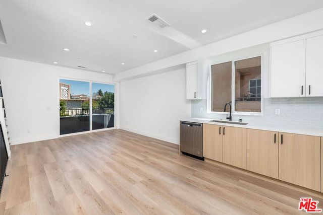 4333 Dixie Canyon Avenue, Sherman Oaks, CA 91423