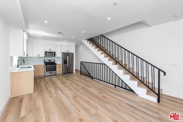 4333 Dixie Canyon Avenue, Sherman Oaks, CA 91423