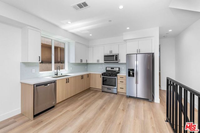 4333 Dixie Canyon Avenue, Sherman Oaks, CA 91423